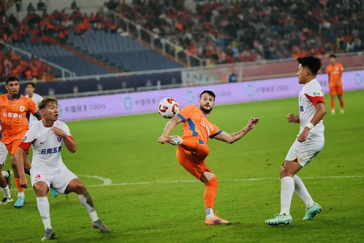 电竞赛事-鲁媒：泰山队明日重新集结，未来三场联赛直接影响排名及争冠