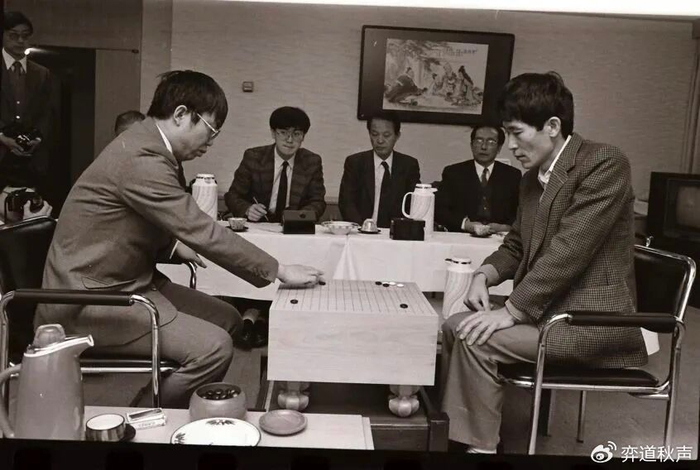 竞技宝-聂卫平再获擂台赛三连胜 扳倒酒井猛 迫使日方闭幕式变恳亲会|日本|中日|聂老|山城宏|马晓春_新浪体育_新浪新闻