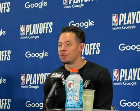 平台-米奇：文班今天摔倒时我没有特别紧张，我已学会信任他