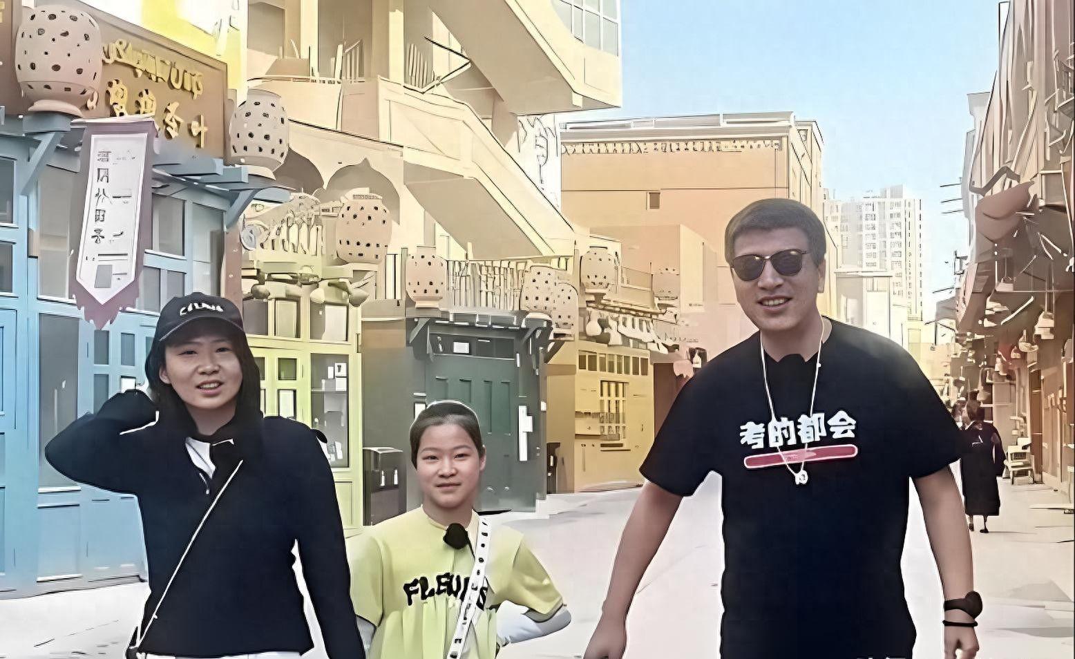 电竞赛事-张雪峰去世15天，原配李丽婧罕见发声，透露张姩菡近况，令人担忧